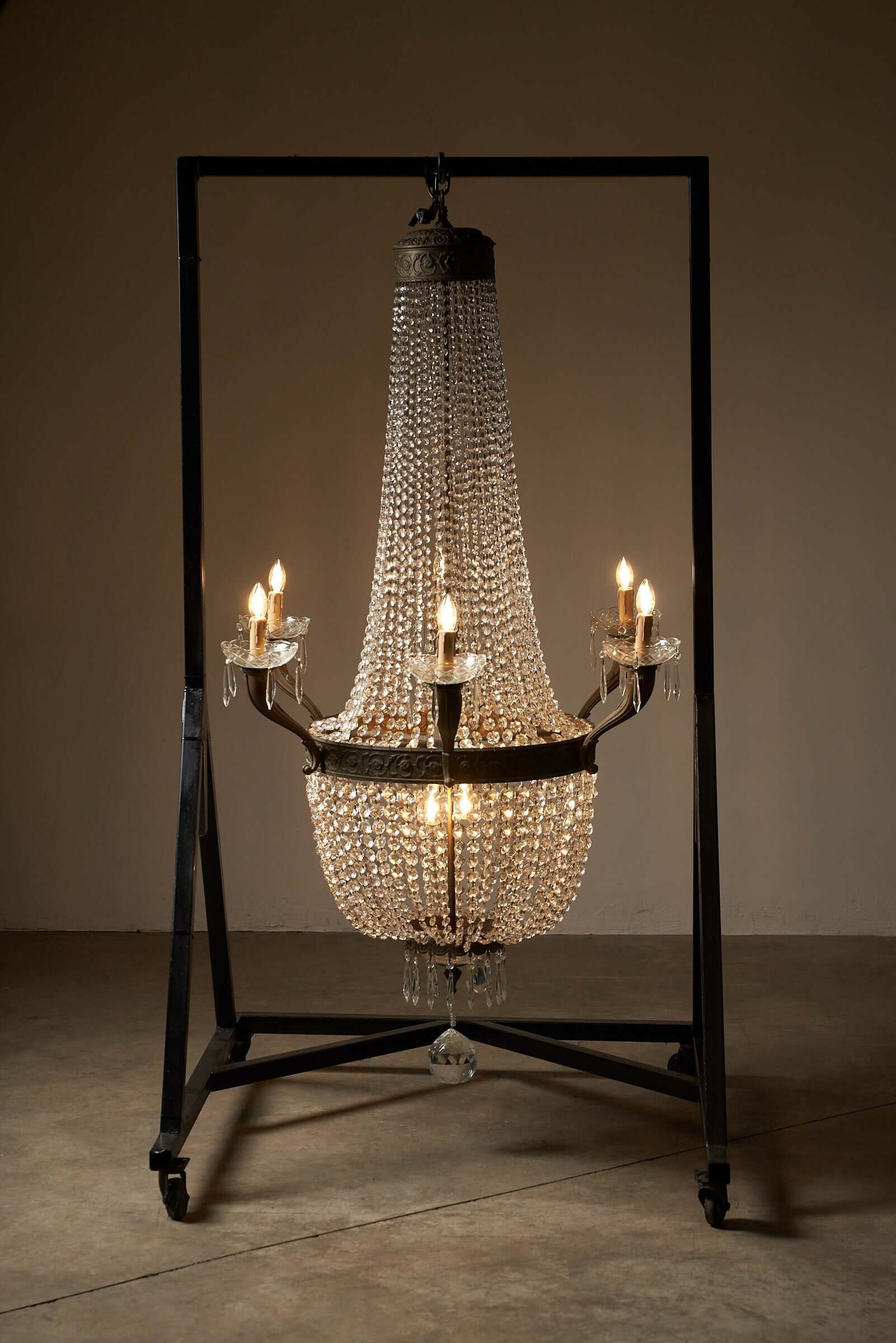 Large 'sac-à-perles' Chandelier with Arms