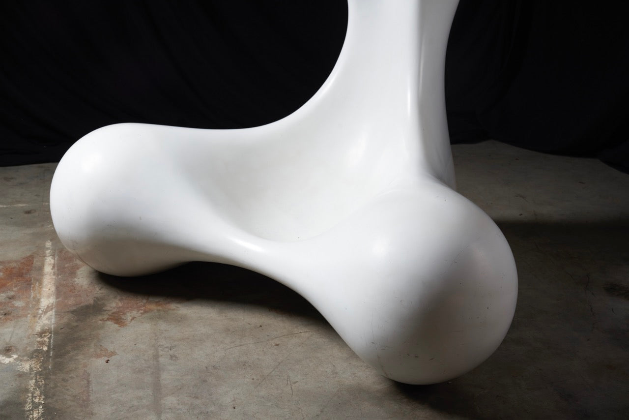 Kortekaas Chair in White Fiberglass by Pieter Kortekaas